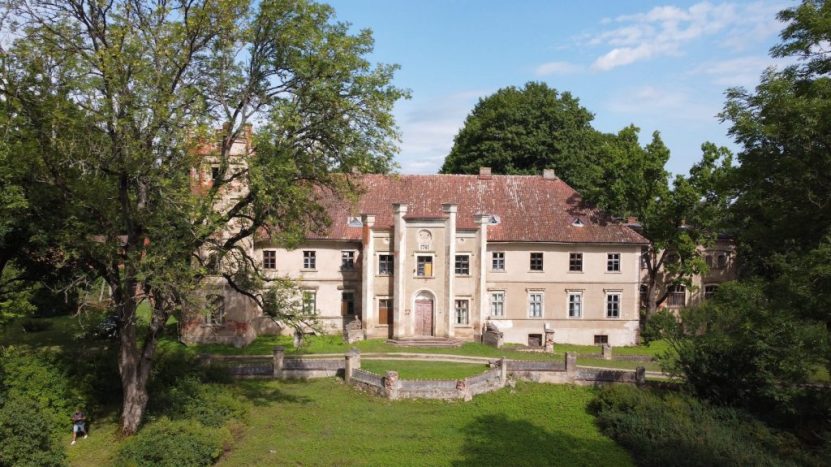 Gutshaus scheden titelbild e1646592391468 831x467